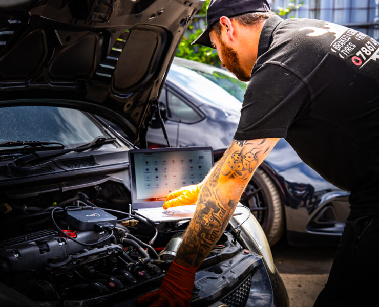Battery Check and Repair - RH MOTIVE - Mobile Mechanic Berkshire & Hampshire UK - Automotive Photography By KW Creative - Kent Wynne Automotive (C) Battery Check and Repair - RH MOTIVE - Mobile Mechanic Berkshire & Hampshire UK - Automotive Photography By KW Creative - Kent Wynne Automotive (C)