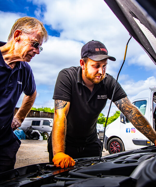 Parts and Car Parts Repairs Berkshire - RH MOTIVE - Mobile Mechanic Berkshire & Hampshire UK - Automotive Photography By KW Creative - Kent Wynne Automotive (C)
