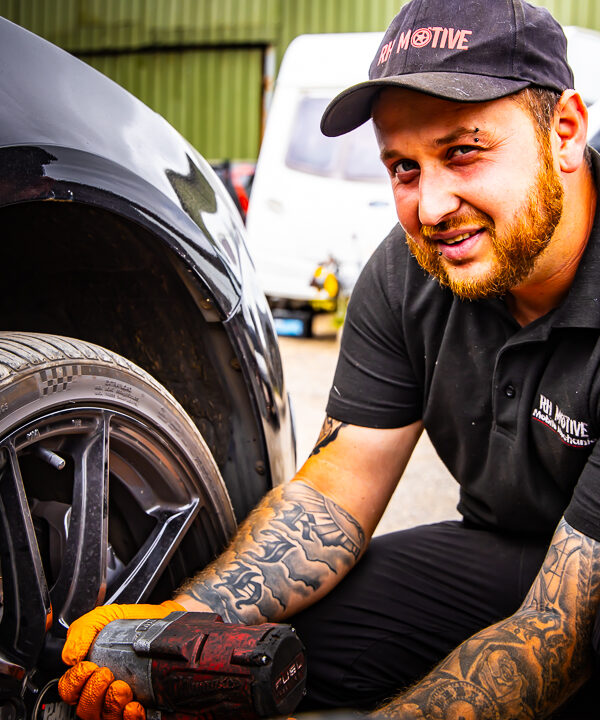 Tyre Change and Repairs Berkshire - RH MOTIVE - Mobile Mechanic Berkshire & Hampshire UK - Automotive Photography By KW Creative - Kent Wynne Automotive (C)