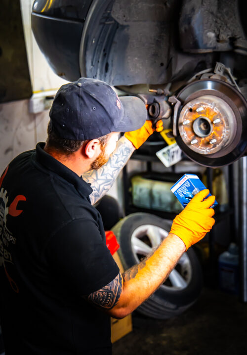 Car Servicing - RH MOTIVE - Mobile Mechanic Berkshire & Hampshire UK - Automotive Photography By KW Creative - Kent Wynne Automotive (C)